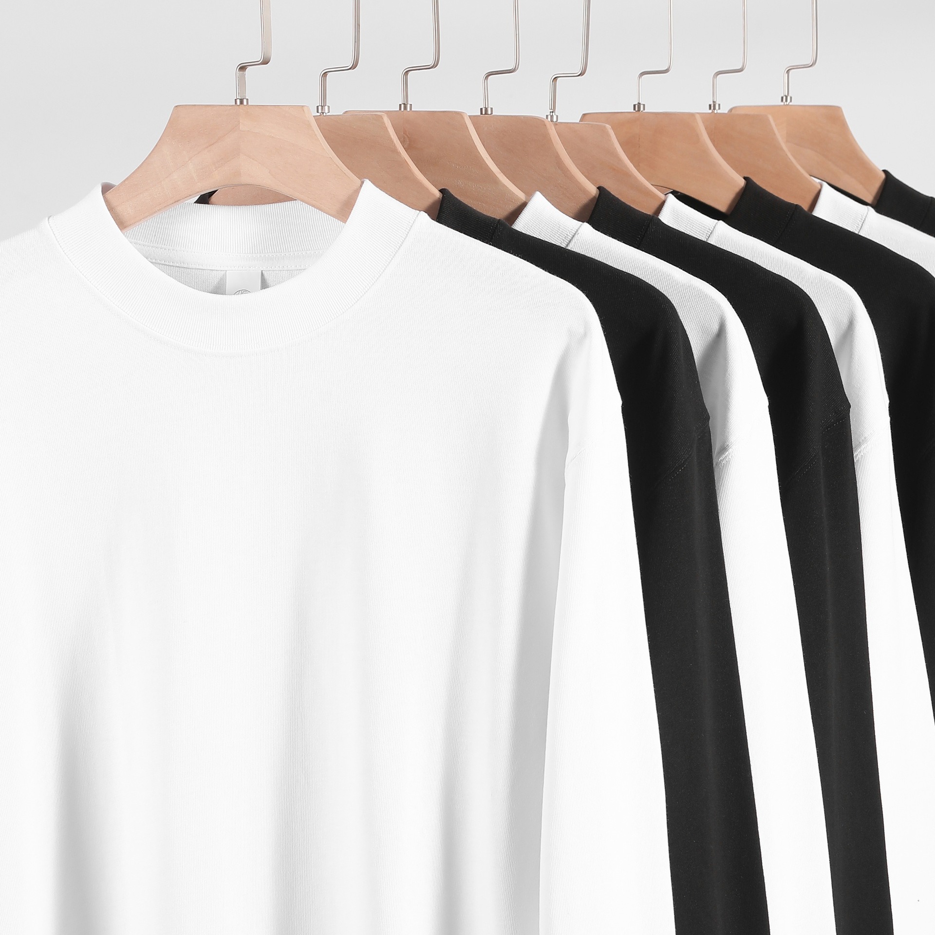 300g brushed pure cotton mid-high neck sweatshirt as a base T-shirt for women's autumn and winter, large-sized loose and long, with a long-sleeved top worn inside details Picture