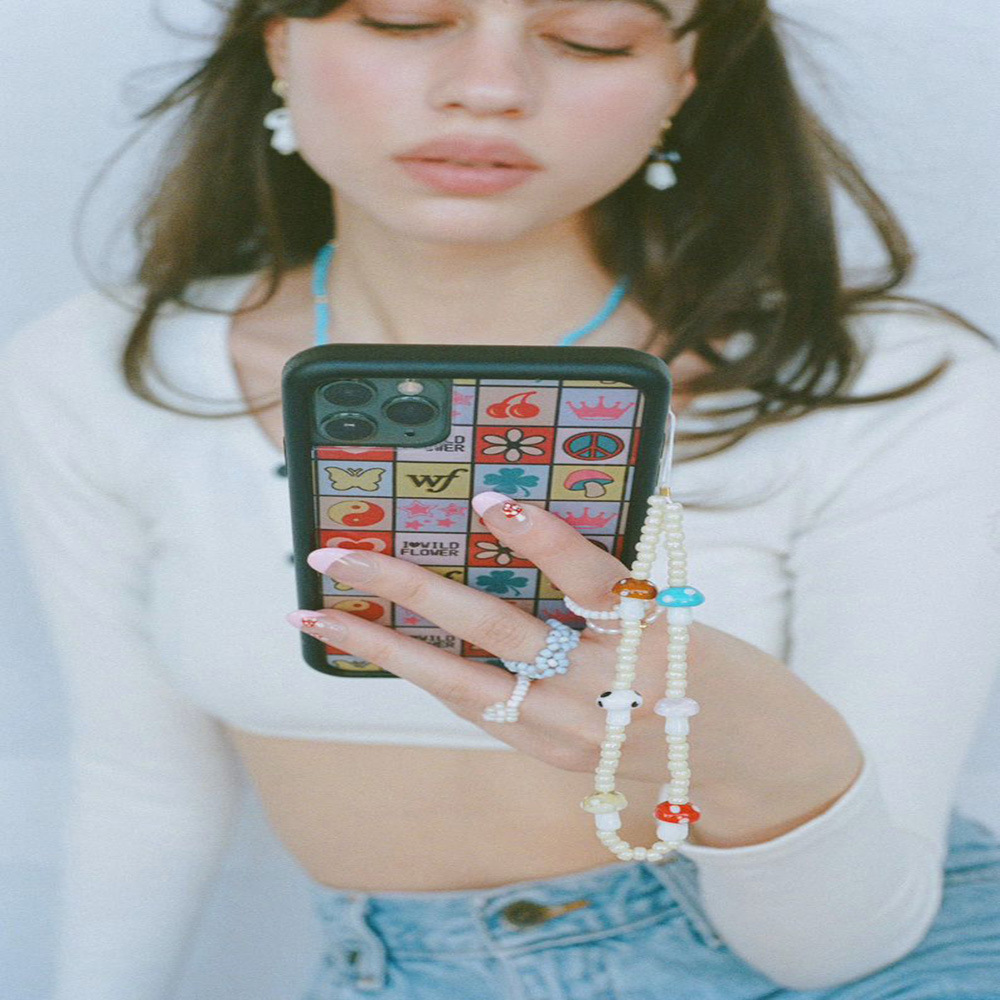 Glass mushroom beaded bag pendant key chain is a hot item on Amazon's fashionable rice beaded mobile phone chain