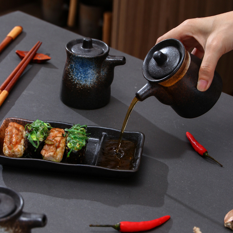 Ceramic seasoning bottles, soy sauce bottles, vinegar jars, chili bottles, restaurant tableware, household creative Japanese sushi restaurant tableware Specification image