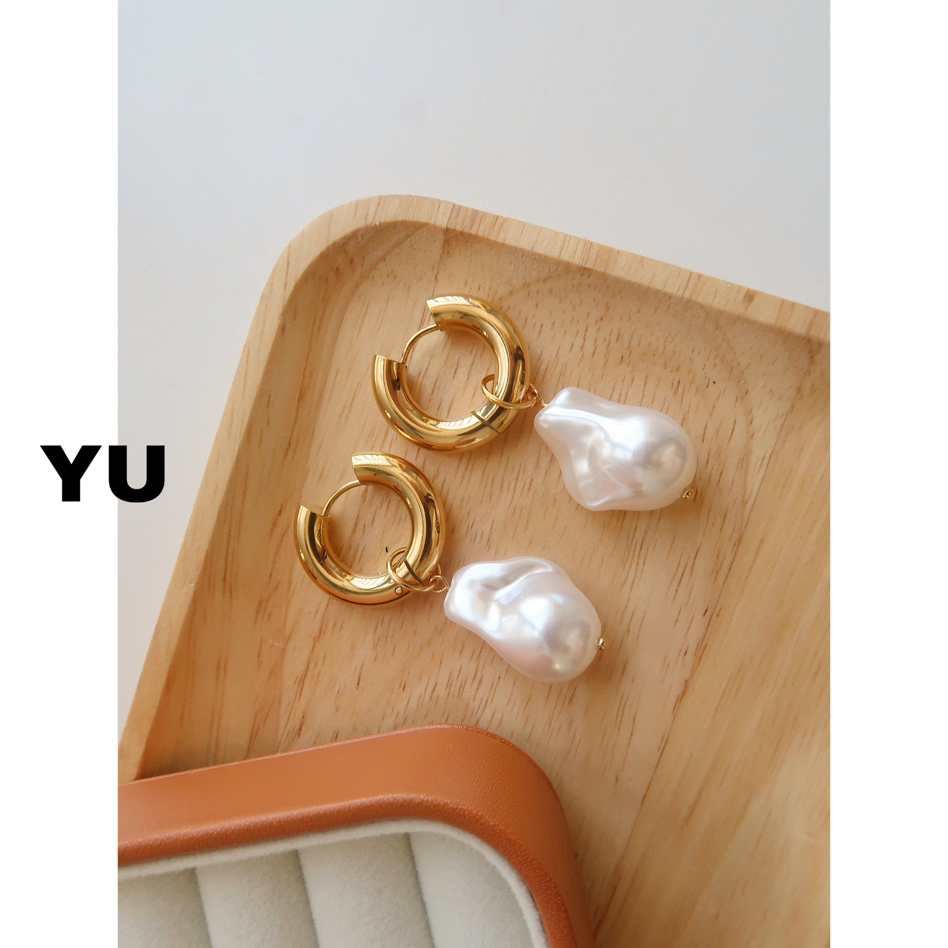 Baroque Pearl Earrings With Feminine Metal Buckle Retro Simple Temperament Mesh Red Titanium Steel Long Earrings details Picture