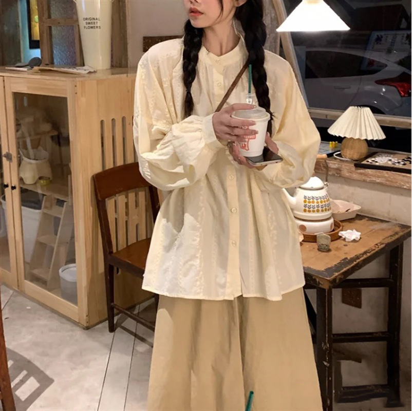 French retro lace embroidery design sense, niche bubble long-sleeved shirt, a gentle, thin and unique autumn top for women Specification image