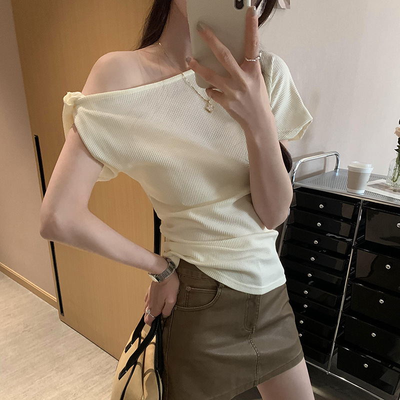 辣妹设计感纯欲风华夫格扭结斜肩短袖T恤女2025夏季新款露肩上衣