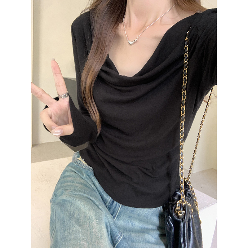The upside-down design, off-the-shoulder one-shoulder top exudes a sense of sophistication. The new autumn style features pleated innerwear and a long-sleeved T-shirt for women Specification image