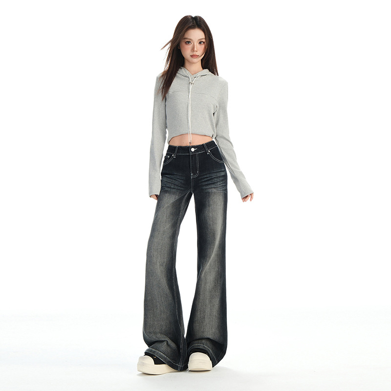 American black low-waisted flared jeans for women in the autumn of 2025. Hot girls, straight flared pants that don't fit the legs and are versatile Application Scenario
