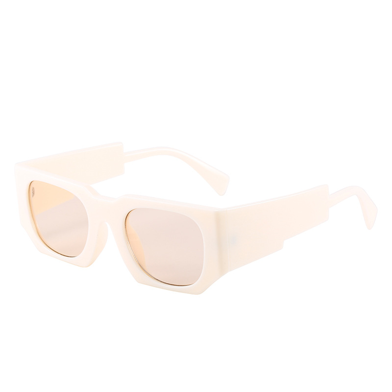 2022 Spring New style European and American Instagram street retro couple's personalized trendy sunglasses hip-hop square sunglasses Application Scenario