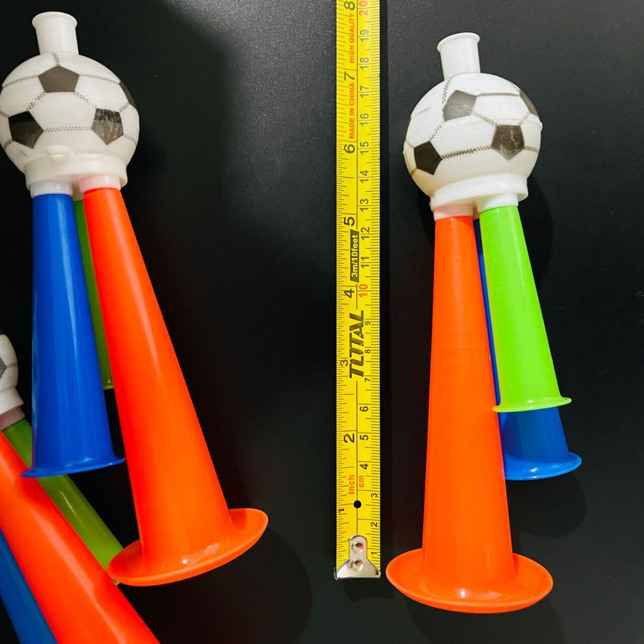 Game cheering toy football horn concert horn Fan horn sports horn 1 yuan 2 yuan wholesale Application Scenario