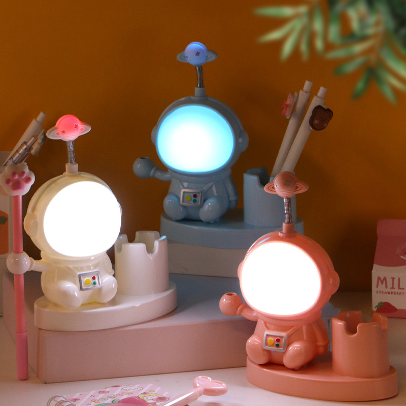 Multifunctional Astronaut Atmosphere Nightlight Usb Reading Charging Eye Protection Lamp For Children Kindergarten Gift Wholesale Application Scenario