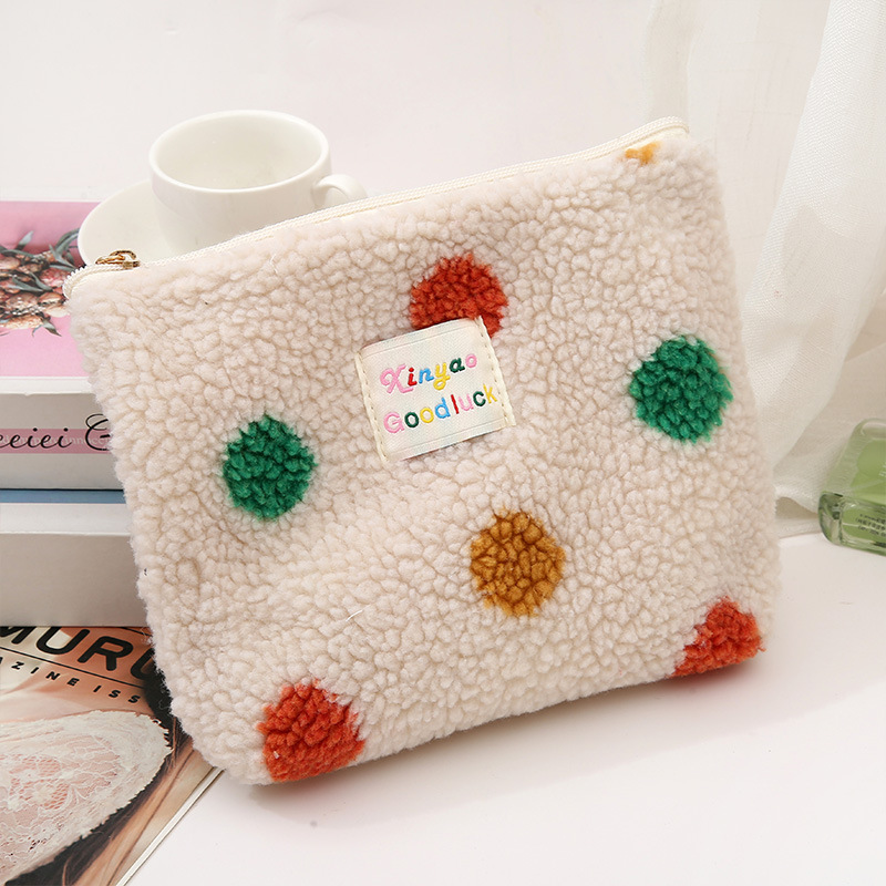 Autumn and winter large-capacity lambskin cosmetic bag, plush polka dot skin care products, washing and storage bag, cute scarf set Item Picture