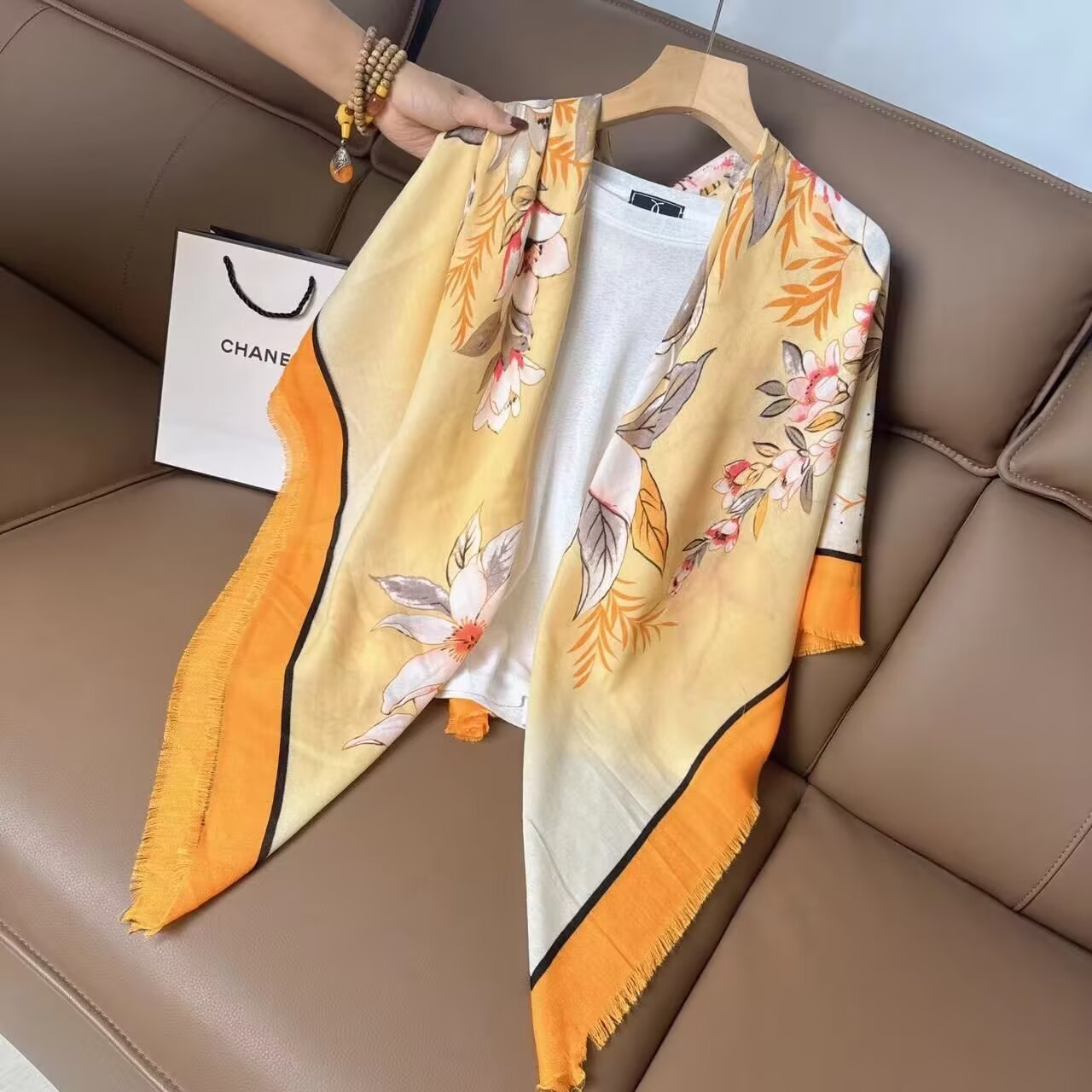في الربيع الربيعي، منديل ذو منديل 140 من جوز الكاجو الكبير، وشاح ذو طابع كلاسيكي من طراز SCARF Specification image