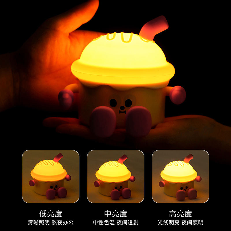 Ice cream patting light, silicone night light, children's room atmosphere, sleep light, charging bedside, birthday gift for girls Application Scenario