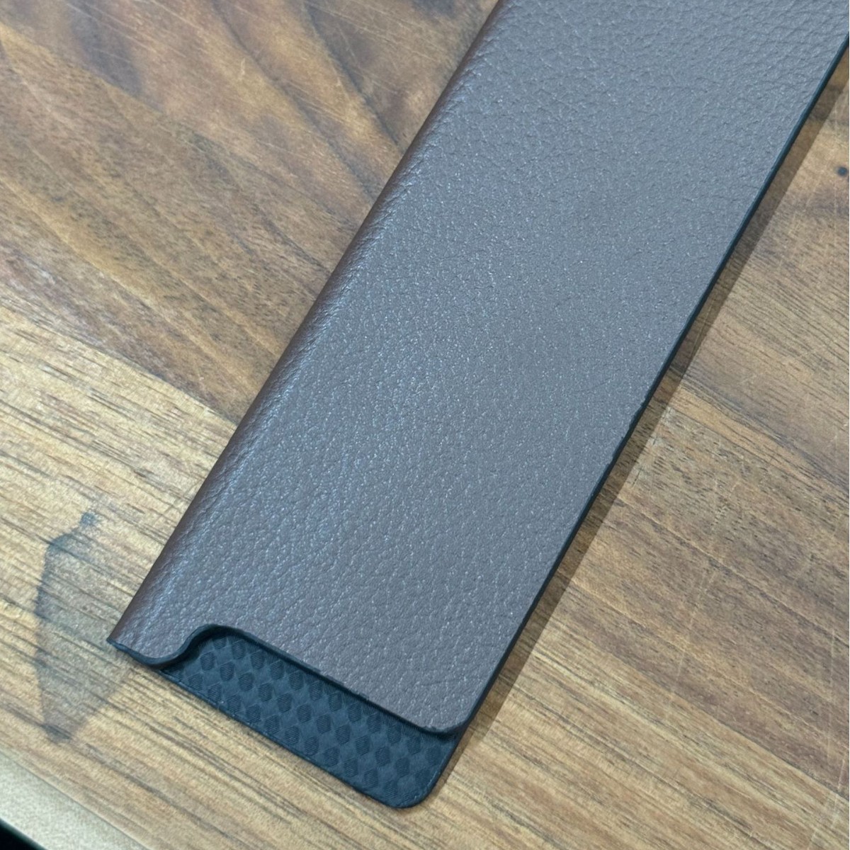 Magnetic knife cover, household kitchen knife sheath, knife protection cover accessories, storage for black kitchen knives and fruit knives Application Scenario