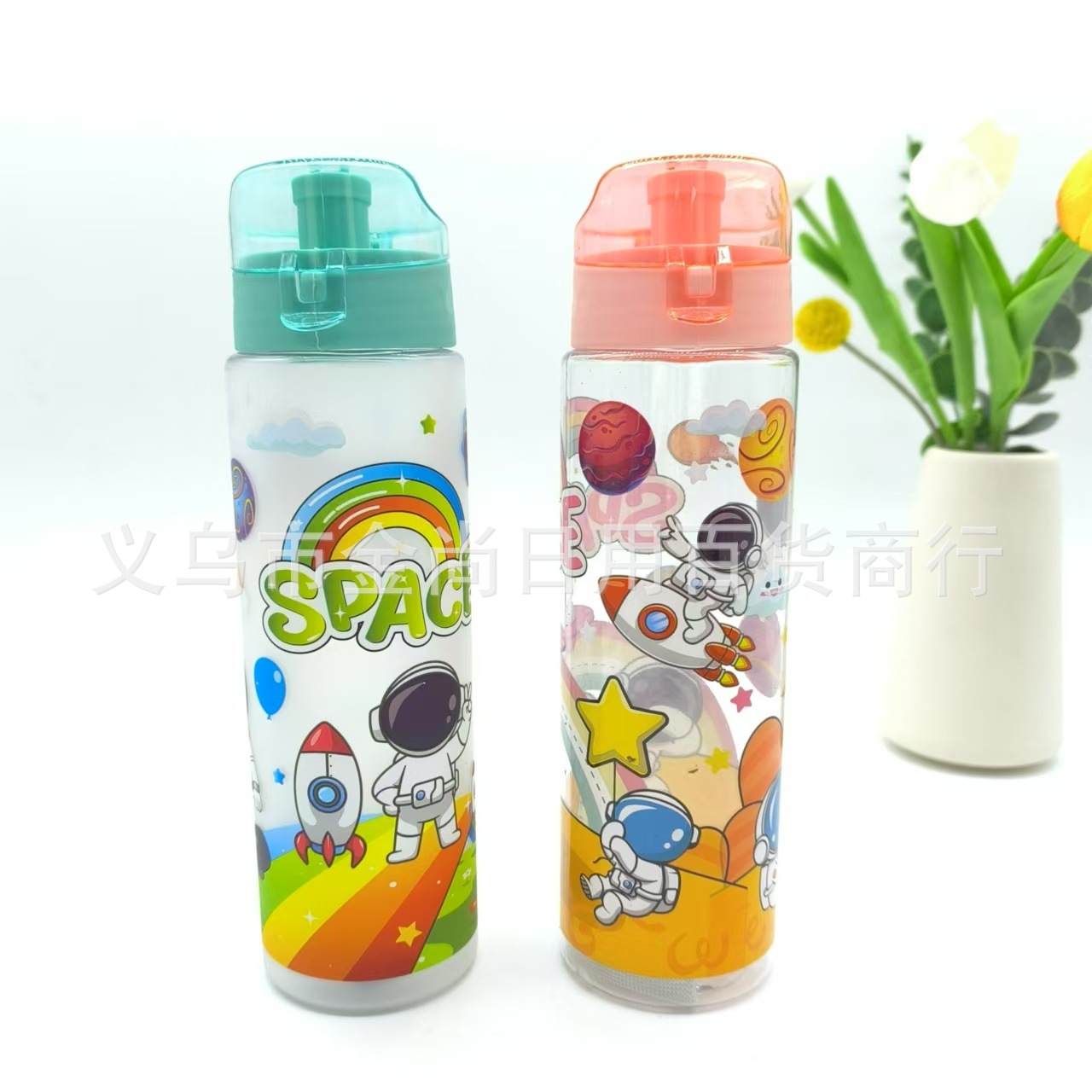 Wholesale cartoon rainbow astronaut pattern straw cup with string, PC material, portable, one plastic cup with a spring lid Specification drawing