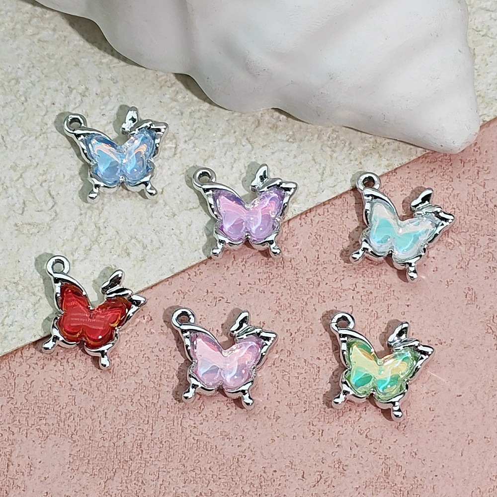 Electrophoretic UV high color retention butterfly pendant collection, diamond-encrusted alloy accessories, diy accessories, earrings, necklaces, pendant materials Application Scenario