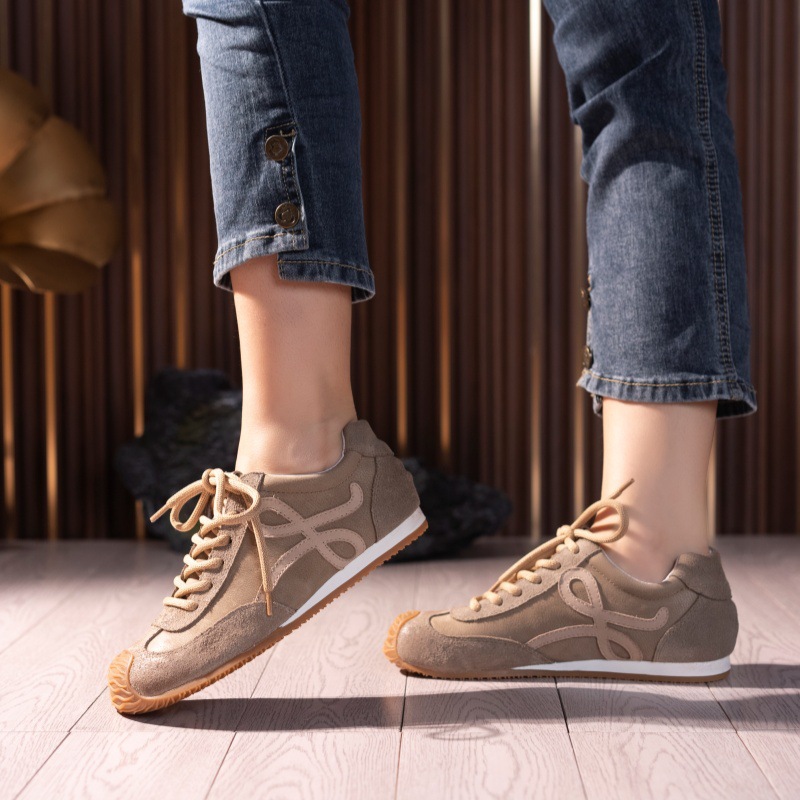 女式休闲单鞋实物图