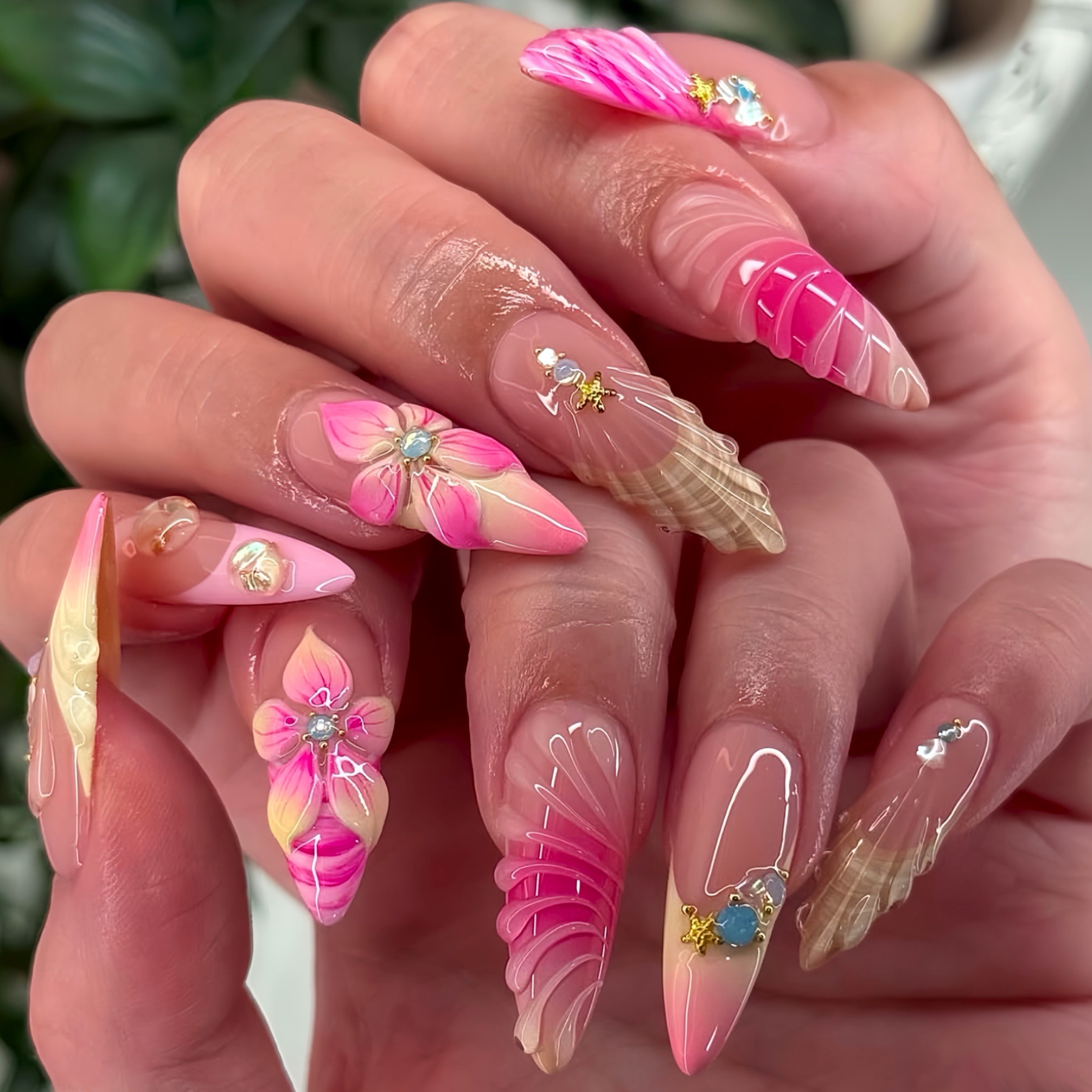 Cross-border hot-selling almond-shaped best-selling ocean-style shell pure desire flower and small diamond embellished wearable nail finished product wholesale