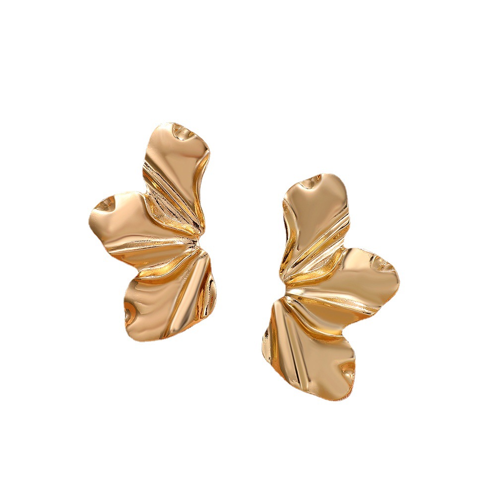 European And American Retro Exaggerated Gold Flower Stud Earrings Simple Temperament Matte Irregular Petal Earrings Alloy Earrings Item Picture