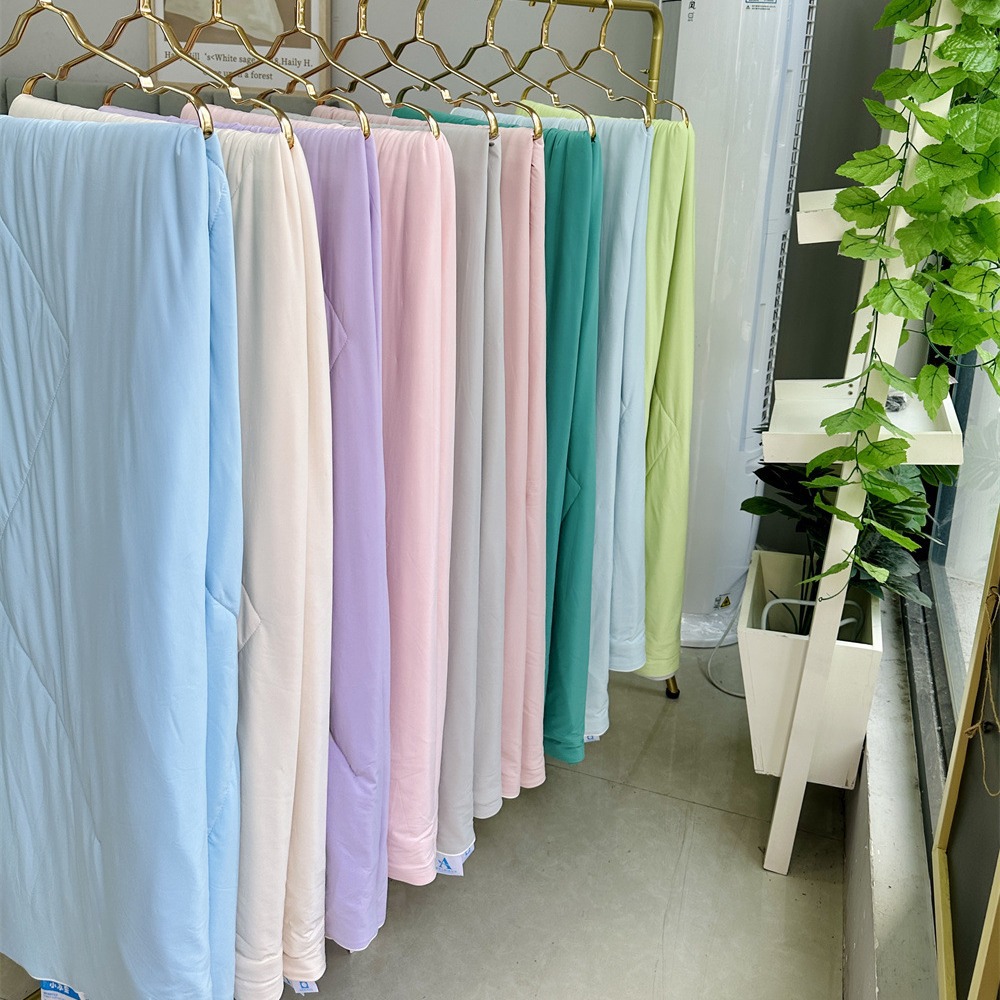 Little Ice Silkworm Cool Sensation Ice Silk Soybean Summer Cool Quilt, summer brocade ammonia naked sleep Cold Quilt, Summer Quilt, machine washable air-conditioned quilt details Picture