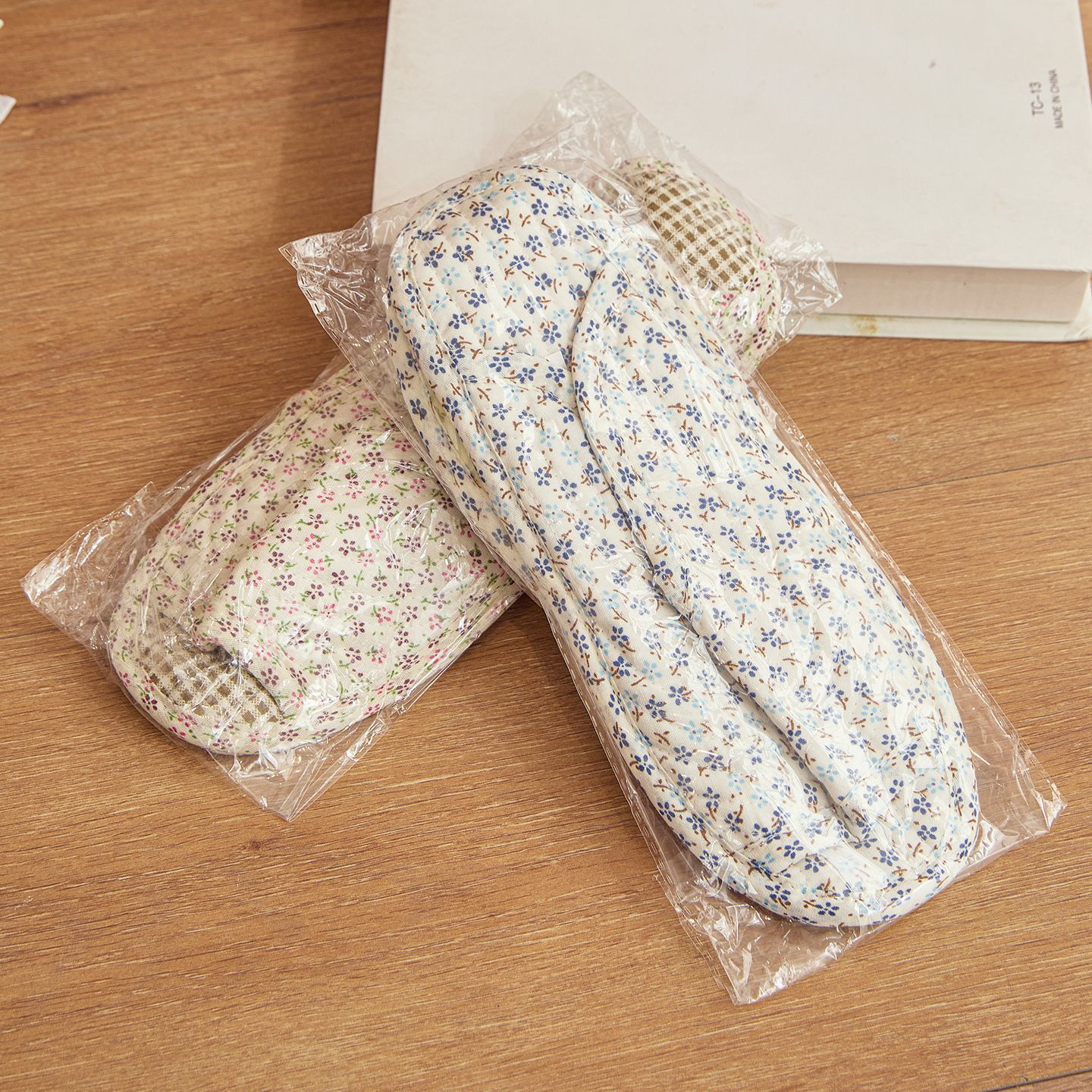 Korean-style country fabric slippers, soft soles, silent for men and women, quilted cotton breathable thin soles for couples, small wholesale Application Scenario