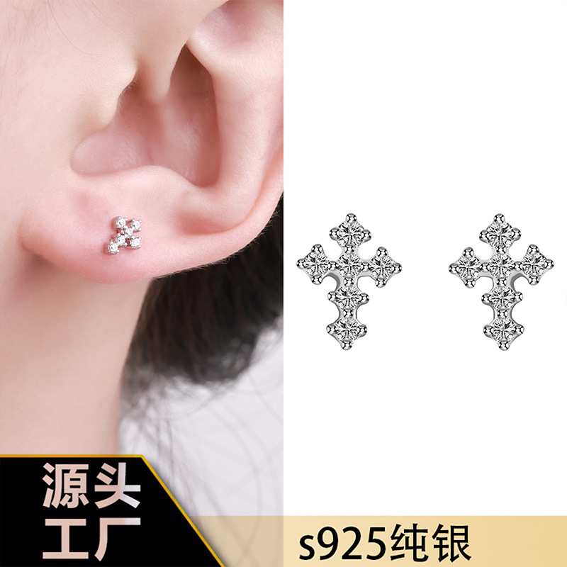 影响力饰品S925纯银镀14K迷你十字架耳钉女简约时尚百搭小众耳饰品批发跨境