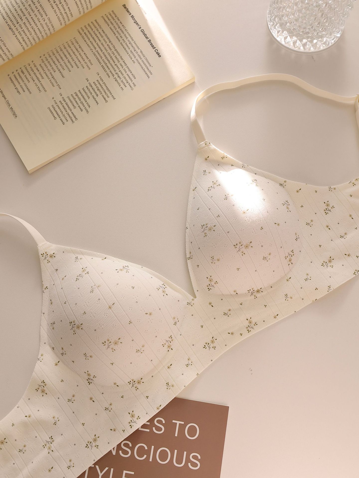 The girl conceived the Souffle breathable triangular cup bra OB113, which is comfortable and anti-sagging without a steel ring pic 14