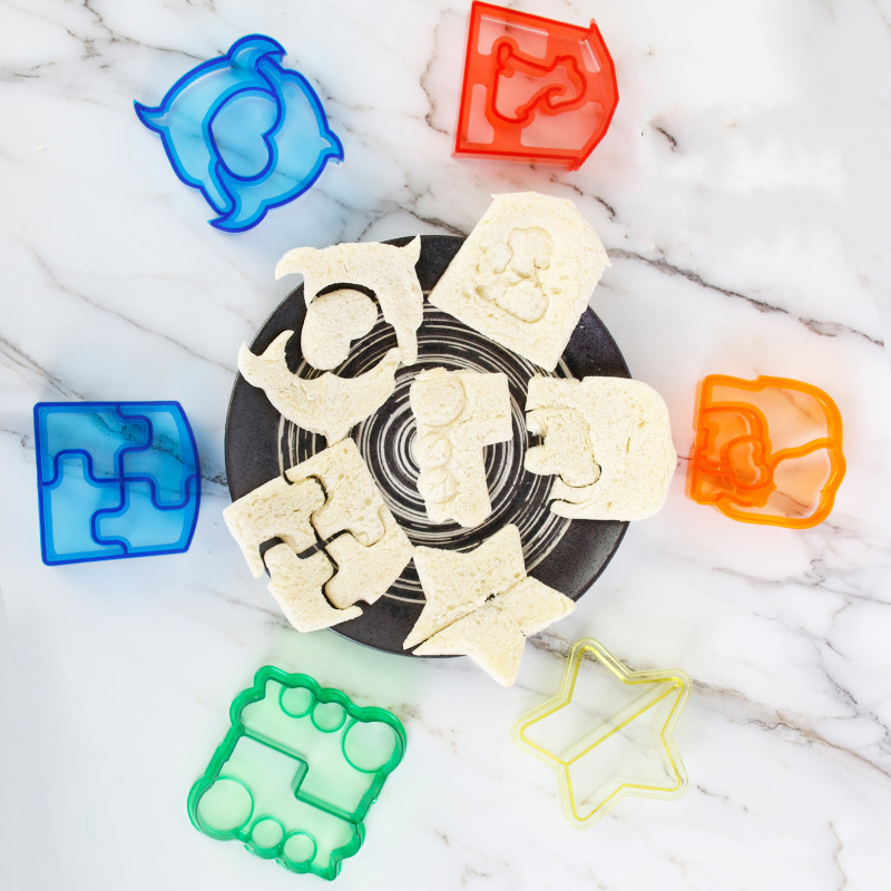 Sandwich Mold Bread Maker Butterfly Dish Fruit Cutting Fruit Fork Set Toast Cutting Die Baking Tools Application Scenario
