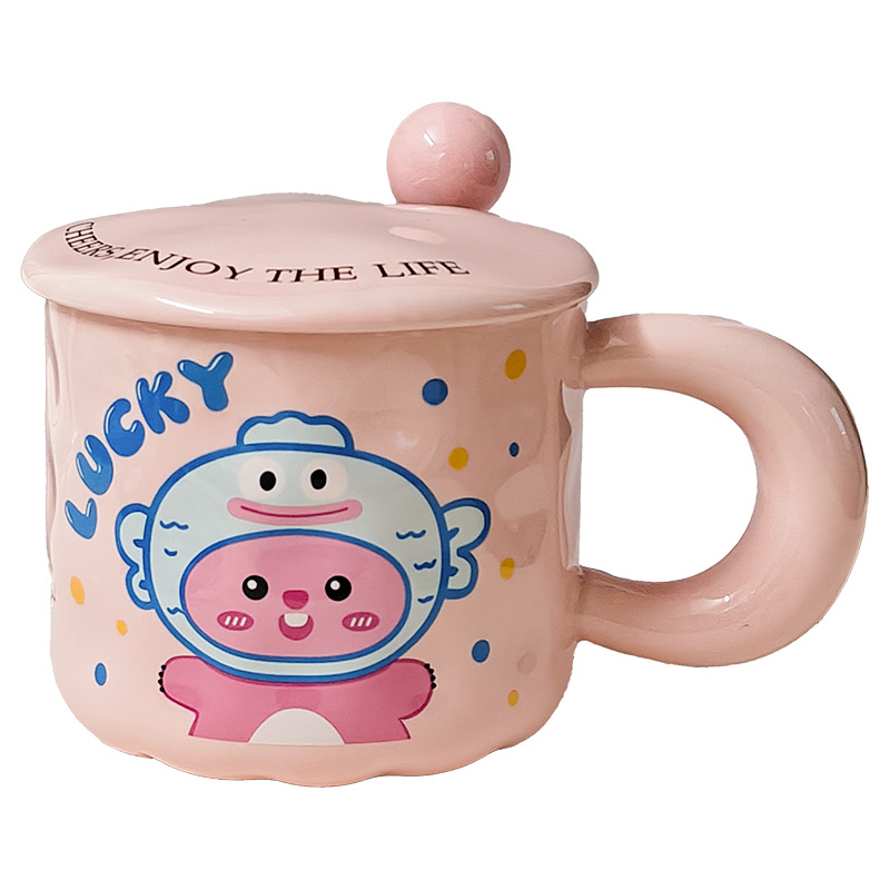 A cute ceramic water cup as a birthday gift for my best friend. A high level of appearance as a souvenir for girls. A mug with a lid. Super cute cup Item Picture