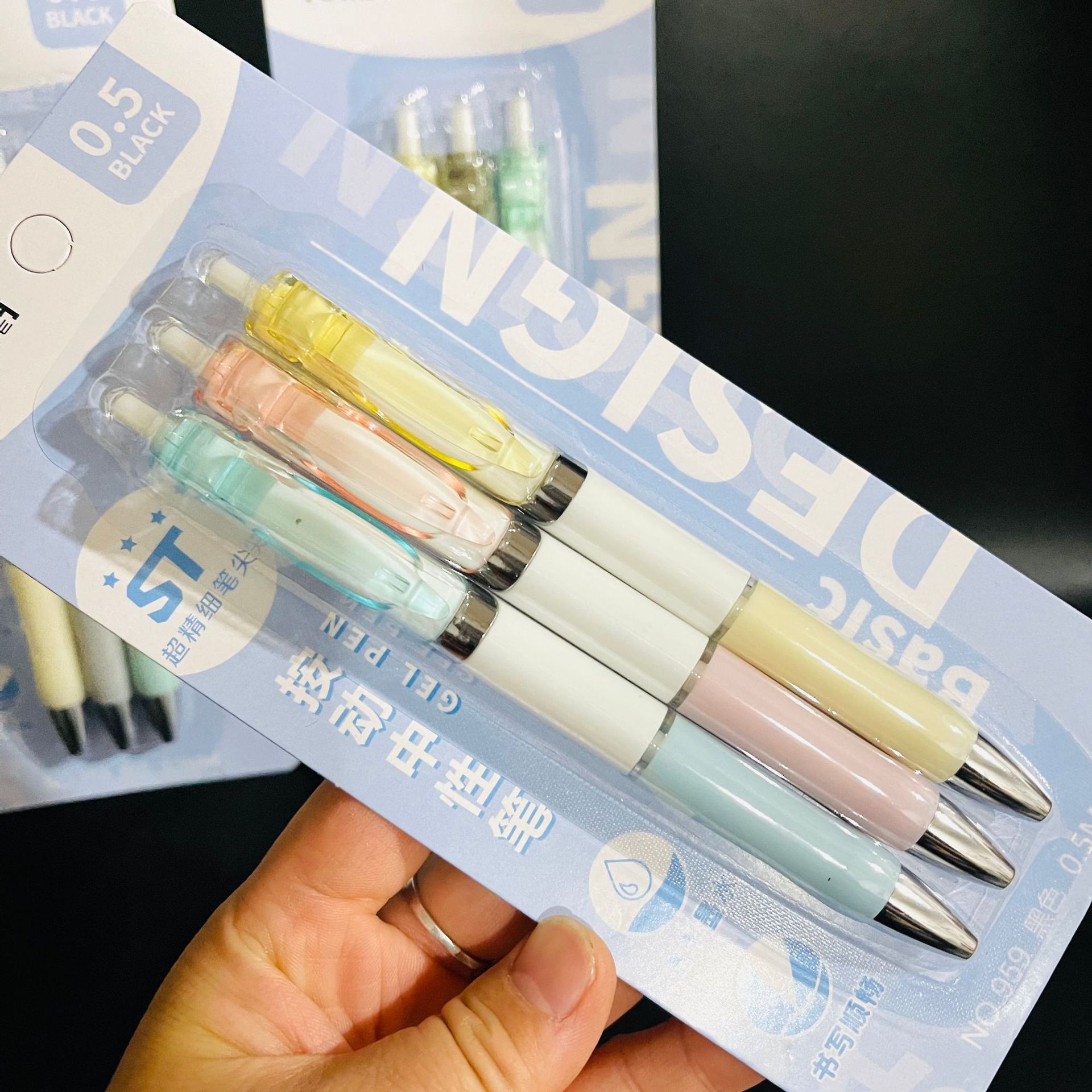 【 Zone 3-12 】959 (3 pens) 30 cards/pack 630 cards/piece 959-3 Pens Student Gel Pen Press Gel Pen Macaron Color Writing Black Pen 2 yuan wholesale Item Picture