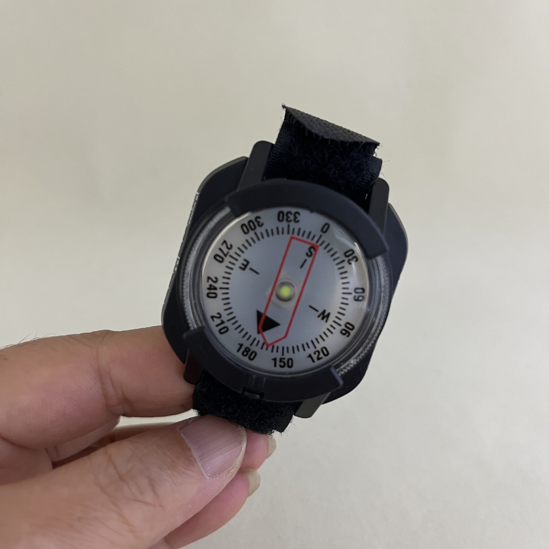 New small-sized diving compass waterproof high-precision wristwatch with stable compass direction and luminous function Item Picture