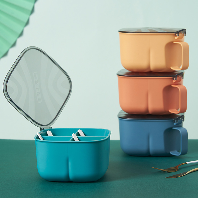 Seasoning jar, multi-compartment with lid, household kitchen seasoning jar, salt jar, seasoning box, seasoning box combination set Application Scenario