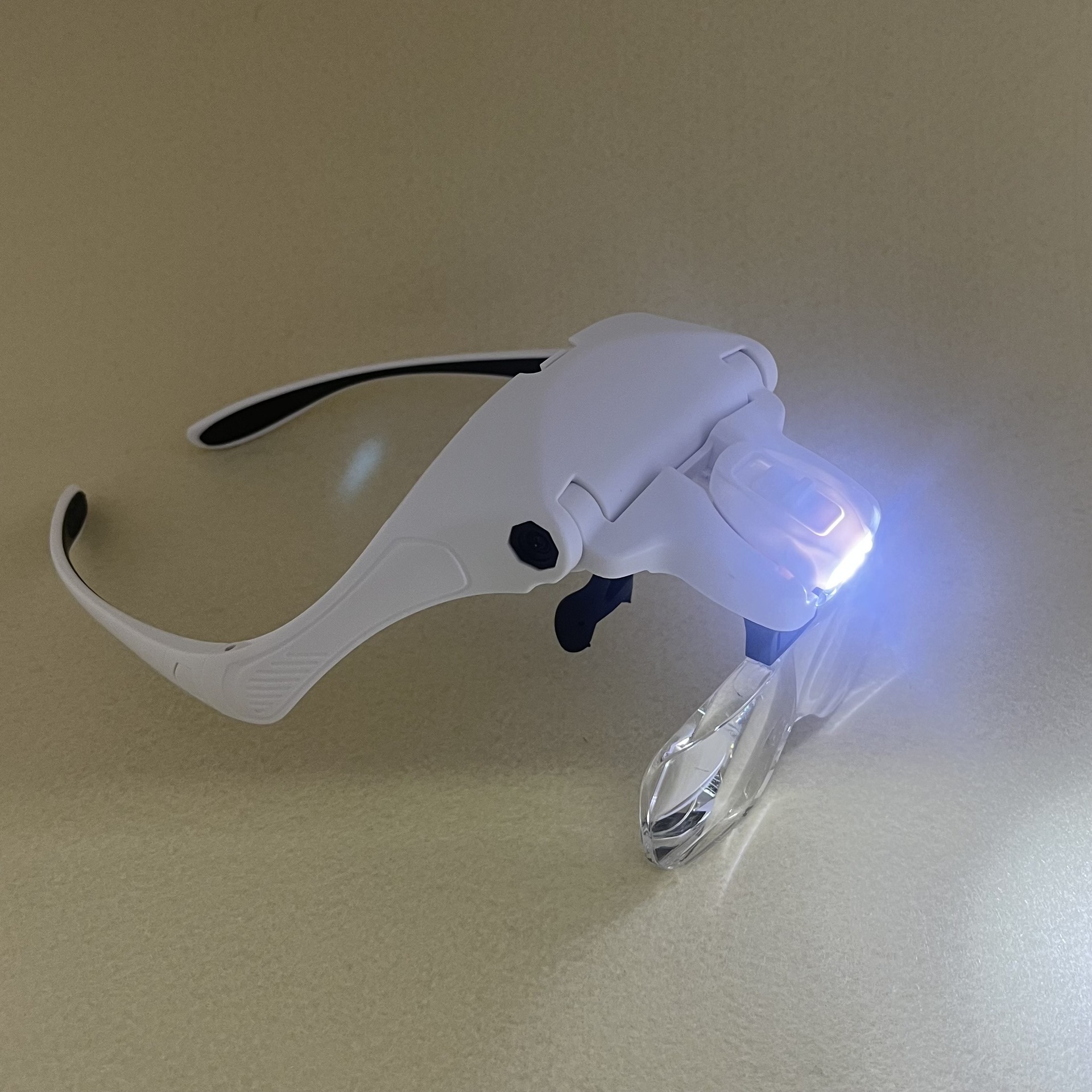 The new cross-border 9892B2A head-mounted glasses with 5 sets of cold and warm light adjustable magnifying glasses Specification image