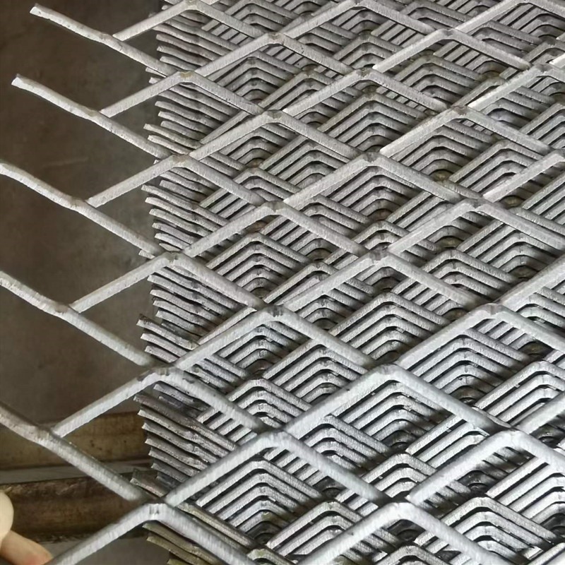 金属镀锌板网厂家重型工地钢板网防护冲孔扩张网菱形钢板网产品图