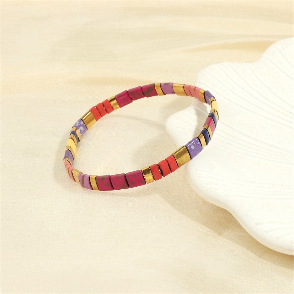 Cross-Border Fashion Vintage Tila Lift Beaded Bracelet Simple Bohemian Hand Woven Elastic Bracelet Women Application Scenario