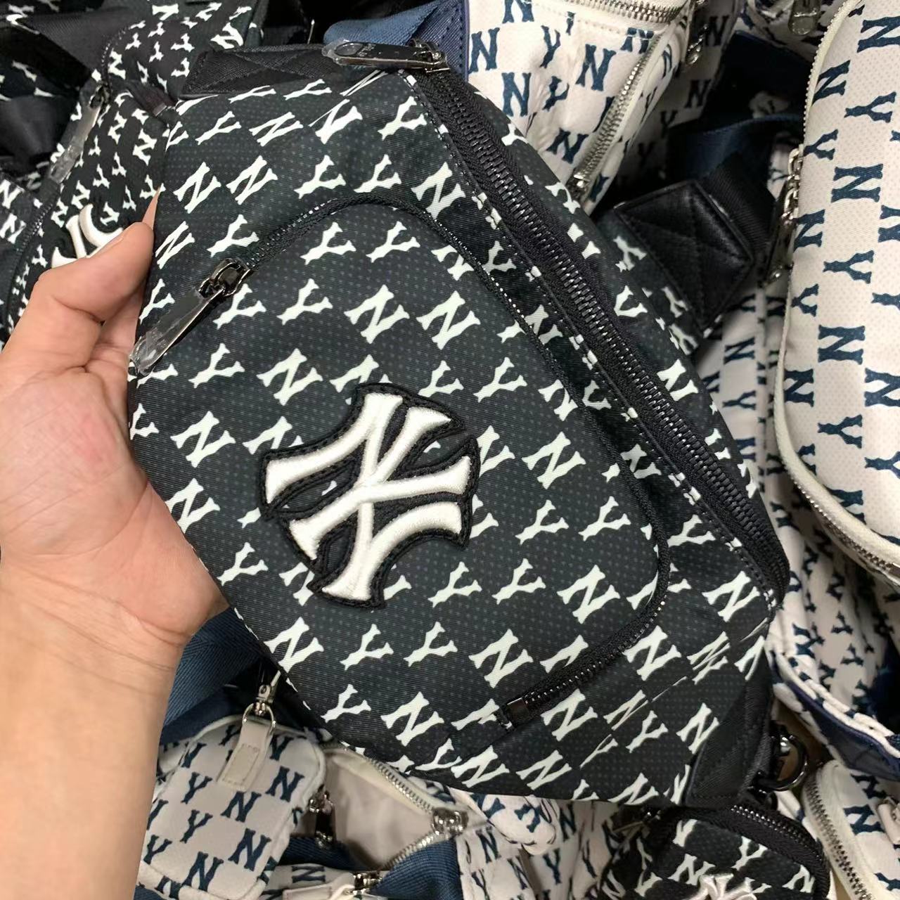 Hipster Mlb Full Print Fanny Pack Men's And Women's Yankees Ny Presbyterian Embroidery Full Standard Shoulder Crossbody Chest Bag details Picture