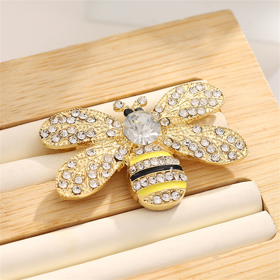 Small Fragrance New Cute Diamond Bee Brooch Insect Pin Autumn/Winter Sweater Suit Coat Accessories Accessories Specification drawing