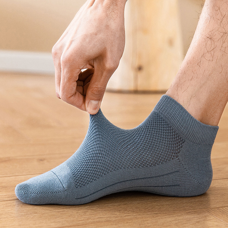 One-piece consignment of summer men's short socks, solid-colored thin cotton socks, casual men's socks, net, shallow-eye, invisible boat socks wholesale Specification image