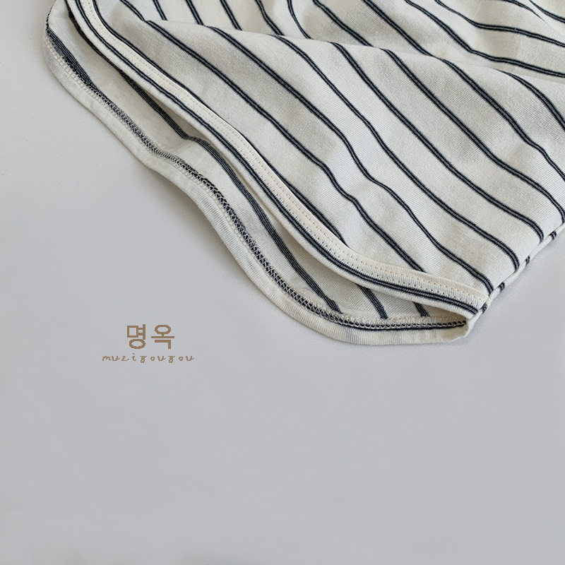 Simple and versatile striped T-shirt for 2024 autumn, Japanese-style top for boys and Korean-style long-sleeved T-shirt for girls and babies, trendy Application Scenario
