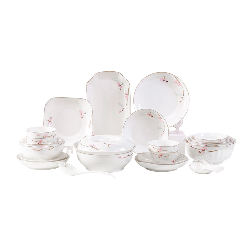We offer a set of high-end ceramic tableware for hotel and household use, including gold-edged bone China bowls, plates and plates Item Picture