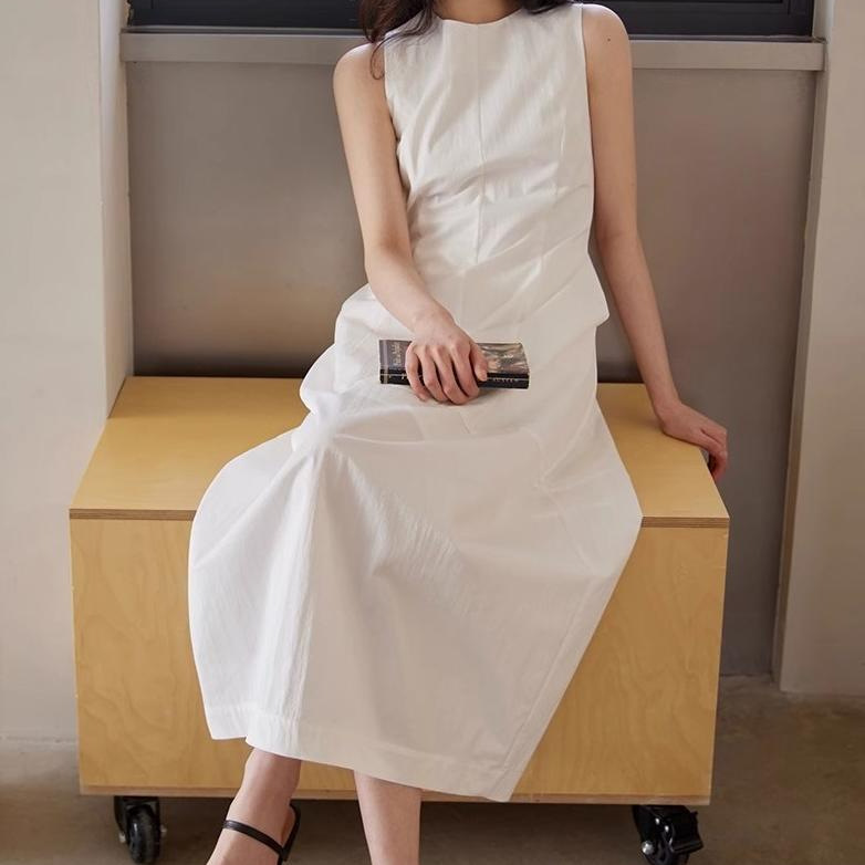 French sleeveless white dress for women in summer, black wedding dress with a receiving waist, flower bud long dress Application Scenario