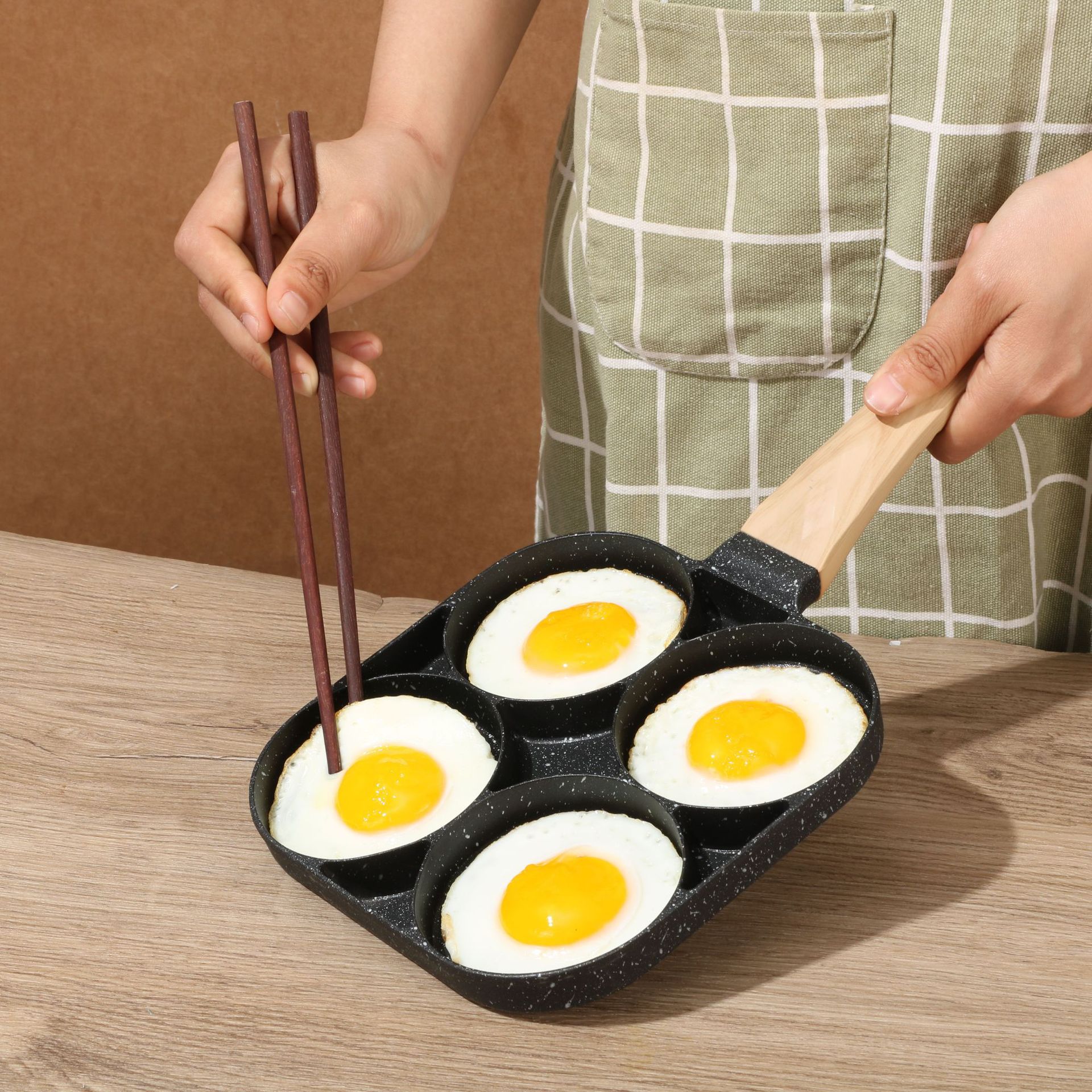 Household aluminum alloy four-hole egg frying pan, multi-hole tourmaline flat pan, anti-slip handle, non-stick pan, egg frying breakfast pan Specification image