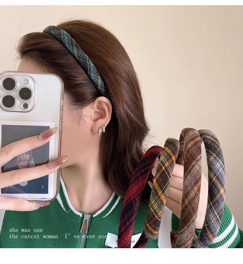The college style hair band exudes a retro feminine charm and is designed with a thin headband and a high top hair accessory pic 1