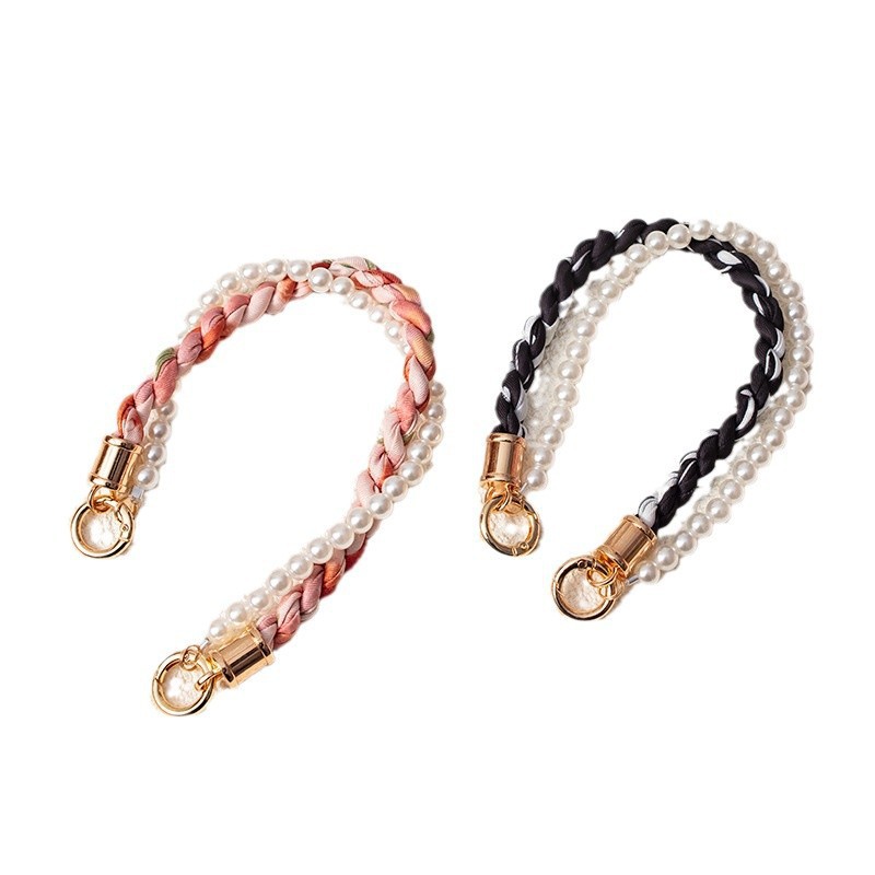 Short mobile phone lanyard and chain, high-end wrist strap, woven shell chain, popular fashion leopard print mobile phone lanyard Item Picture