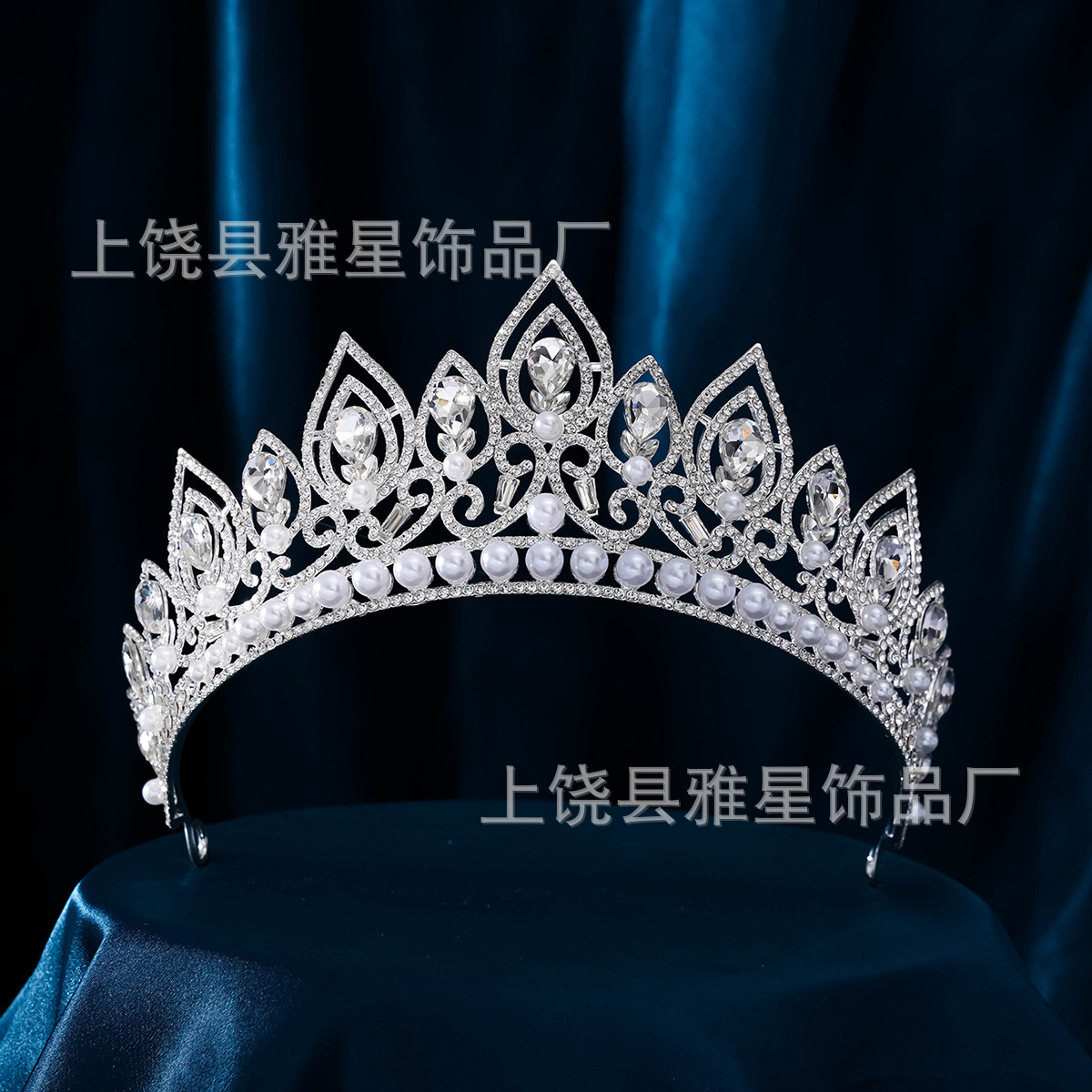 New diamond silver princess headwear, grand wedding dress, super glittering crystal, luxurious goddess bride wedding crown Application Scenario