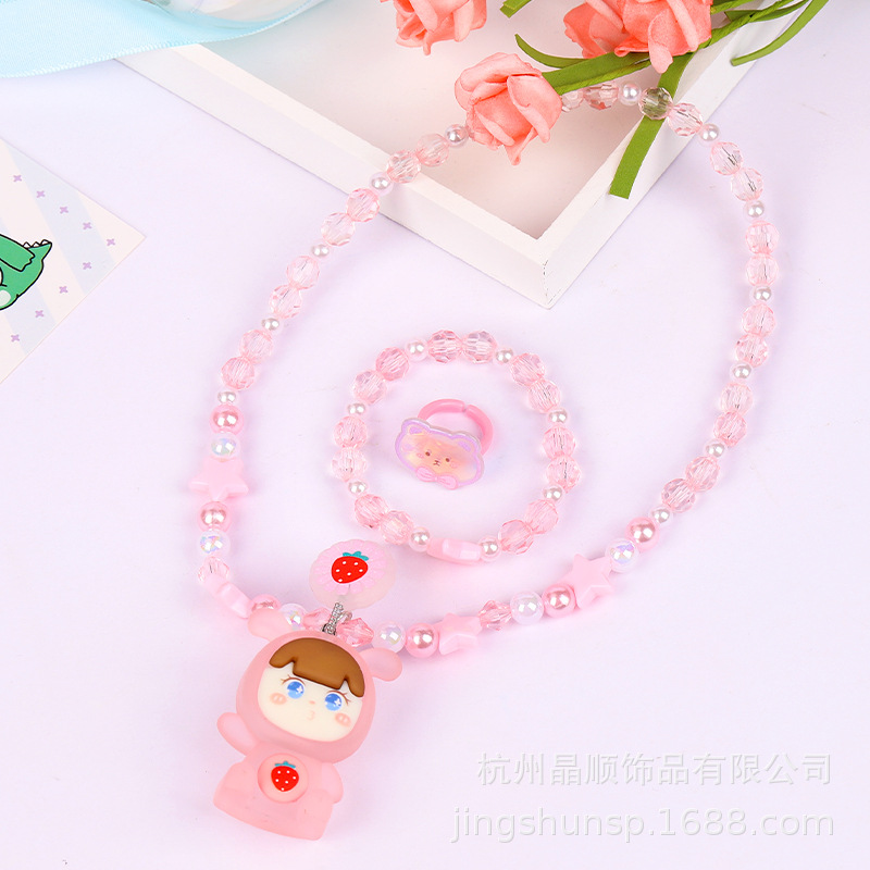 Cute Girl Glitter Necklace Three-Piece Set Ring Bracelet Beaded Cartoon Girl Jewelry Baby Toy Gift Application Scenario