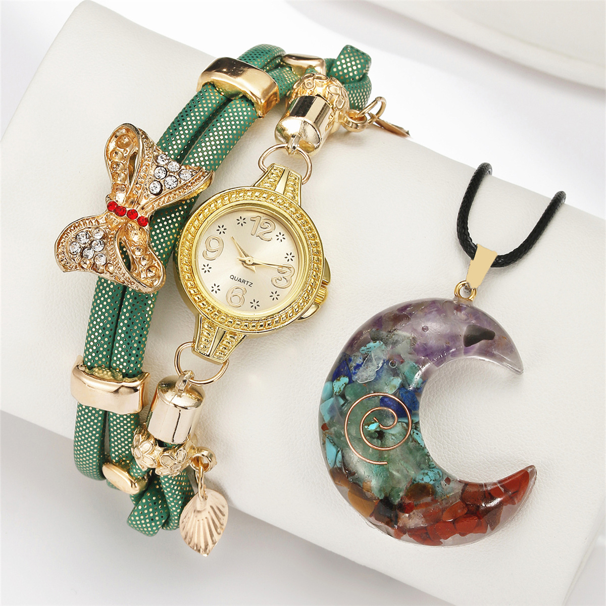 新款跨境时尚百搭女士蝴蝶手链石英腕表碎石吊坠套装