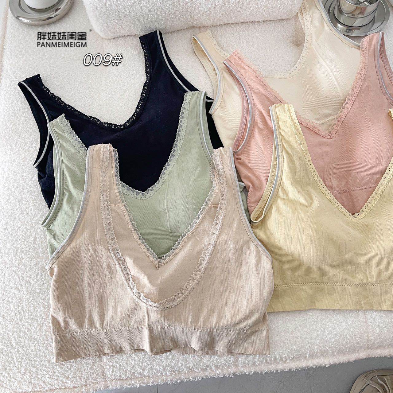 The new lace-trimmed, soft and sexy women's bra from the best friend of the chubby sister, with a plump and beautiful back and chest fit Specification image