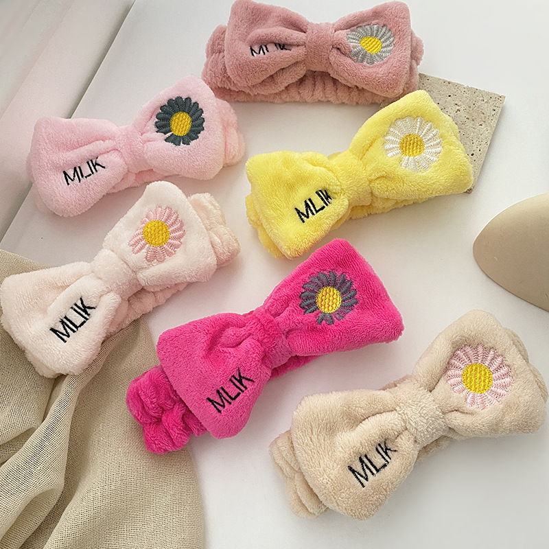 Japanese And Korean Internet Red Sweet And Cute Mlik Daisy Bow Headband Girl Makeup Face Wash Headband Plush Headband