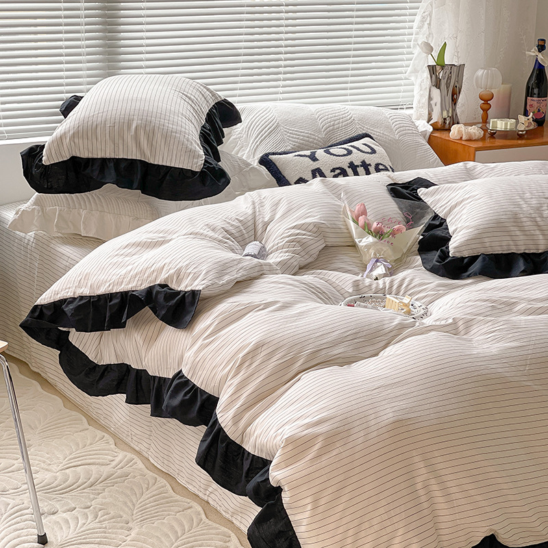 Simple Plain Color Ruffled Cotton 4-Piece Striped Black And White Lace Quilt Set Girl Heart Cotton Princess Style Bed