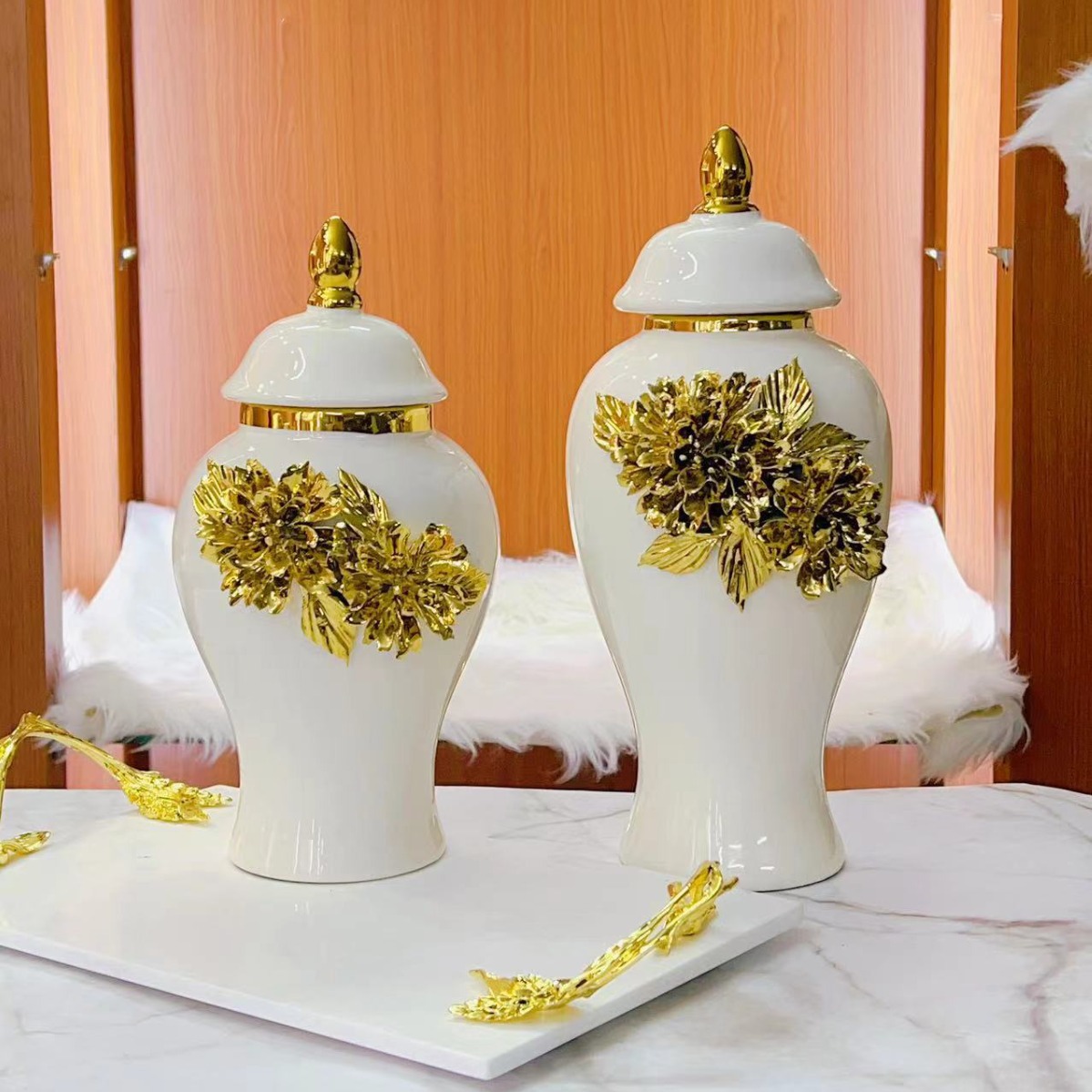 New ceramic electroplated decal golden general jar, European-style flower arrangement vase, handicraft display item, decorative storage jar