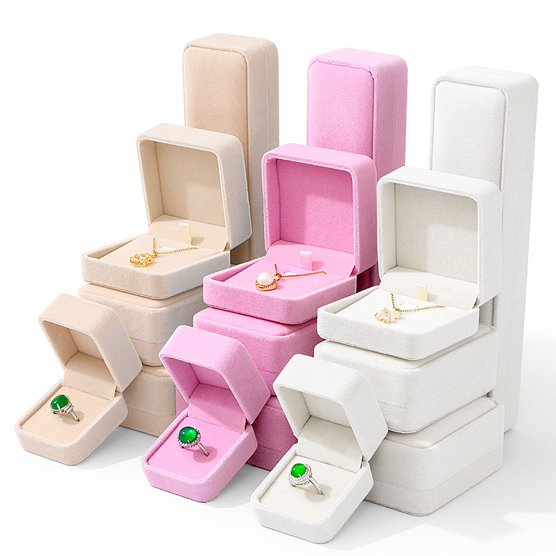 Factory direct sales of velvet jewelry boxes in stock, long velvet surface ring boxes, bracelet and necklace boxes, jewelry packaging boxes Application Scenario