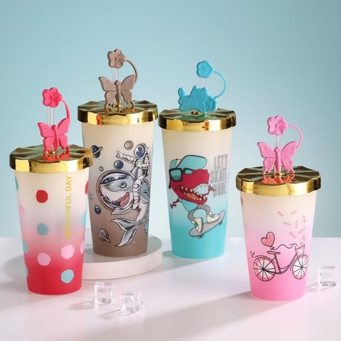 New creative straw cup, mouth cup, vacuum straw cup, plastic cup, can hold bubble milk tea straw cup Item Picture